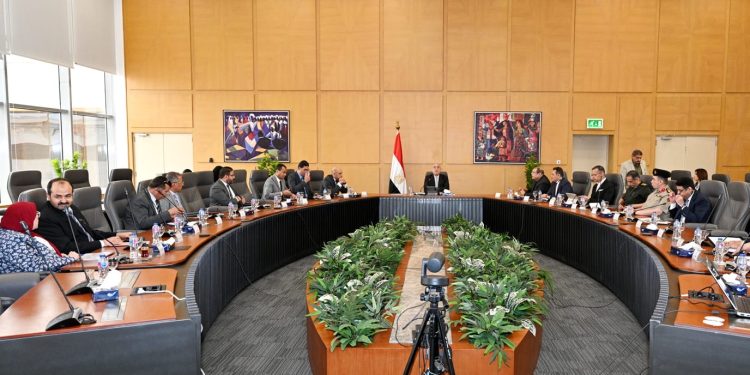 وزير الإسكان يترأس اجتماع اللجنة المختصة بوضع خطة عاجلة لتعظيم دور الهيئة العامة للتنمية السياحية.. وتحقيق أعلى معدلات الاستثمار السياحى