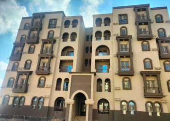 وزير الإسكان: الانتهاء من 600 وحدة بالإسكان المتميز ذى الطابع الساحلى بالمرحلة العاجلة بمدينة “رشيد الجديدة”
