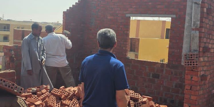 إزالة مخالفات بناء وإشغالات في حملات بمدينتي بدر والعاشر من رمضان