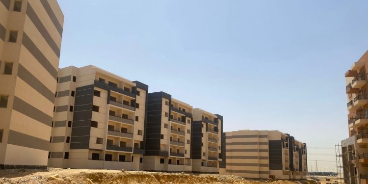 وزير الإسكان يتابع موقف تنفيذ وحدات “سكن لكل المصريين” بمدن القاهرة الجديدة والعاشر وحدائق العاصمة