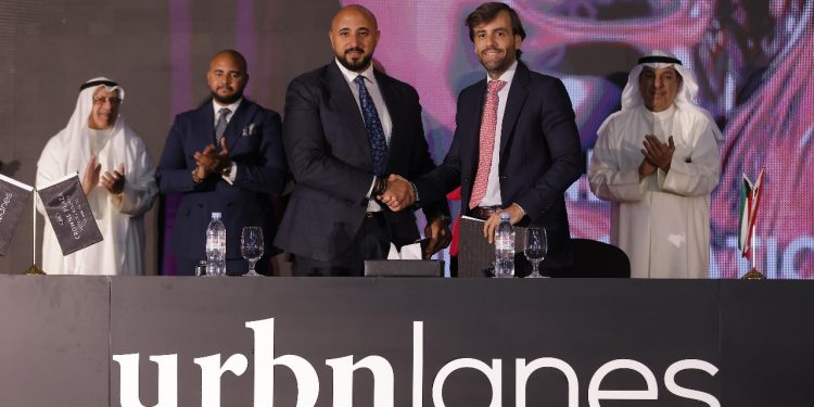 سفير الكويت ونائب وزير السياحة يشهدان توقيع عقد لإنشاء فندقين لعلامة “كراون بلازا”بالقاهرة الجديدة والعاصمة الإدارية