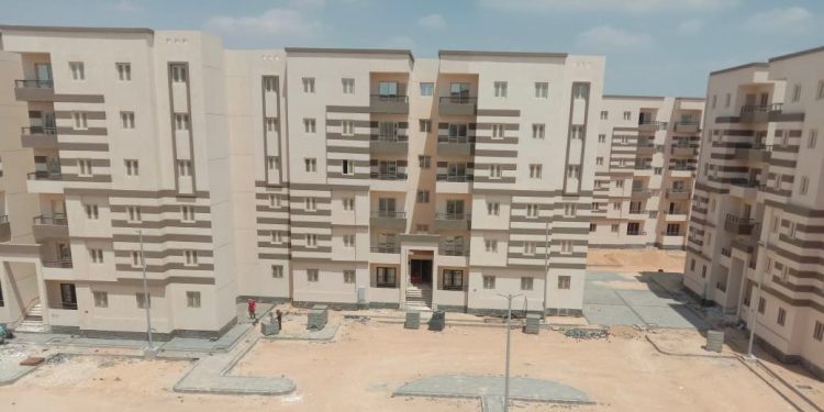 وزير الإسكان يُتابع موقف تنفيذ “سكن لكل المصريين” بمدن السادات والعاشر وحدائق العاصمة