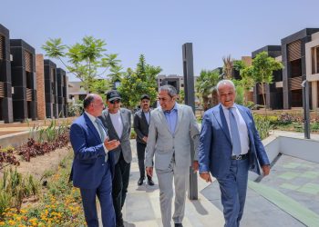 بحضور خالد عباس.. الاحتفال بتسليم مشروع سكني بالعاصمة وتشغيل كافة الخدمات