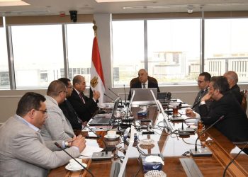 وزير الإسكان يتابع سير العمل بهيئة المجتمعات العمرانية وأجهزة المدن الجديدة.. وخطط تطوير العمل بالهيئة وأجهزتها