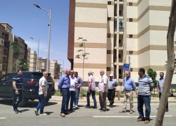 نائب رئيس “هيئة المجتمعات العمرانية ” يتابع سير العمل بمشروعات مدينتي العاشر من رمضان وبدر