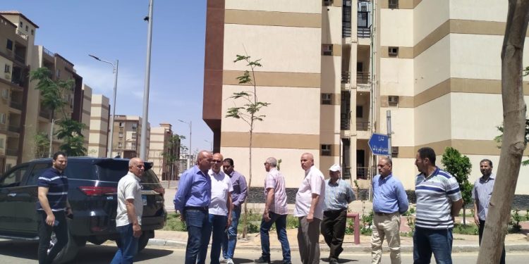 نائب رئيس “هيئة المجتمعات العمرانية ” يتابع سير العمل بمشروعات مدينتي العاشر من رمضان وبدر
