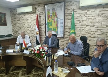 نائب رئيس هيئة المجتمعات العمرانية يترأس اجتماع وحدة متابعة موقف تقنين الأراضي المضافة لأحوزة عدد من المدن الجديدة