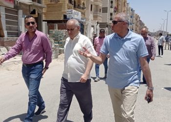 نائب رئيس “هيئة المجتمعات العمرانية ” يتابع سير العمل والخدمات بمدينة العاشر من رمضان