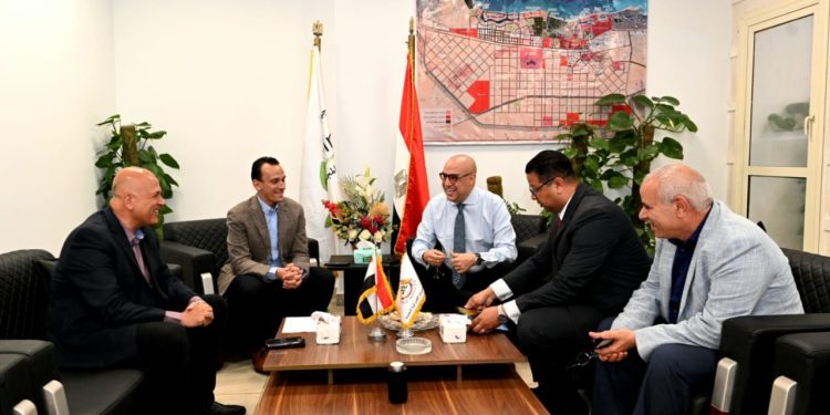 وزير الإسكان يتابع استعدادات مدينة العلمين الجديدة لإقامة مناطق ترفيهية وأنشطة خلال موسم الصيف الحالى