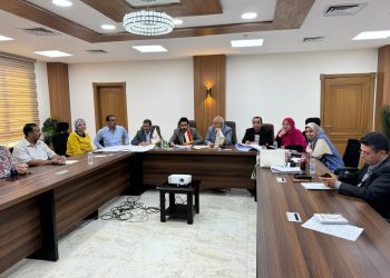 مسئولو “الإسكان” يتابعون موقف تنفيذ مشروعات المرافق بالمناطق المضافة لمدينة العبور الجديدة