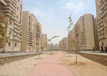 وزير الإسكان يتابع موقف تنفيذ عمارات المبادرة الرئاسية ” سكن لكل المصريين” والإسكان المتوسط بمدينة 15 مايو