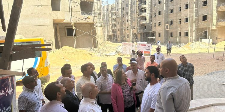 مسئولو “الإسكان” يتابعون موقف تنفيذ وحدات المبادرة الرئاسية “سكن لكل المصريين” بحدائق العاصمة