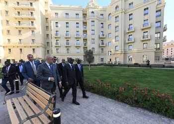 وزير الإسكان يشرح لنائب رئيس جمهورية غينيا الاستوائية جهود الدولة فى إنشاء العاصمة الإدارية