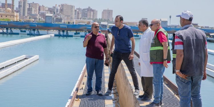 رئيس مياه الإسكندرية في جولة ميدانية للفروع والمحطات ومراكز خدمة العملاء