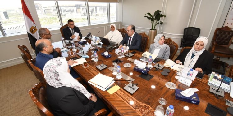 وزير الإسكان: دور مهم لقطاع الإسكان والمرافق فى متابعة تطبيق قانون التصالح فى بعض مخالفات البناء وتقنين أوضاعها