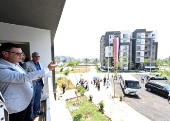 وزير الإسكان يتفقد اللمسات الأخيرة لإنهاء 672 وحدة بمشروع “جنة” للإسكان بمدينة دمياط الجديدة