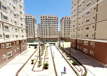 وزير الإسكان يتفقد موقف تنفيذ 3068 وحدة.. و310 فيلات بالتجمع العمراني “صوارى” بمنطقة غرب كارفور بالإسكندرية