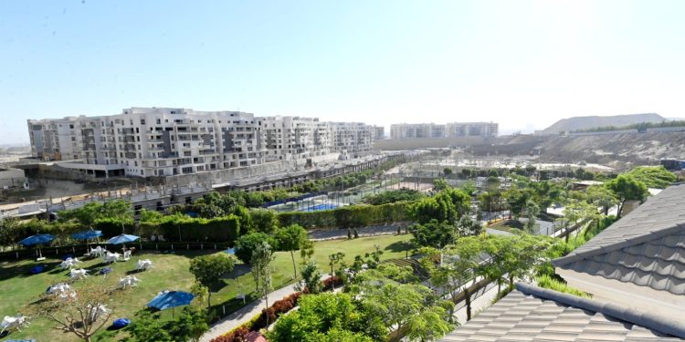 وزير الإسكان يبدأ أولى جولاته بمشروعات الشراكة بين “المجتمعات العمرانية” و”المطورين العقاريين”