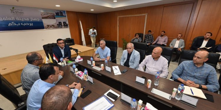 وزير الإسكان يتابع مع جميع الشركات العاملة بمشروعات العلمين الجديدة الموقف التنفيذى ومعدلات الإنجاز
