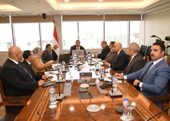 وزير الإسكان يستعرض مقترحات تعظيم دور الهيئة العامة للتنمية السياحية.. وتحقيق أعلى معدلات الاستثمار السياحى