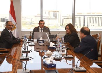 وزير الإسكان يتابع موقف تنفيذ الوحدات السكنية ضمن “سكن لكل المصريين”