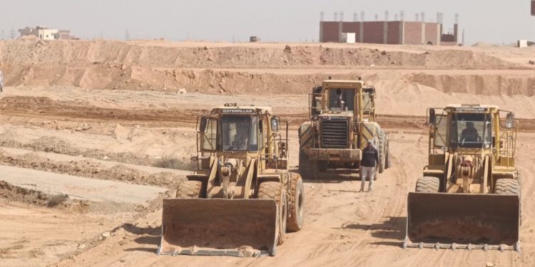 وزير الإسكان: تنفيذ مشروعات الطرق والمرافق الداخلية بمنطقة الرابية المضافة لمدينة الشروق