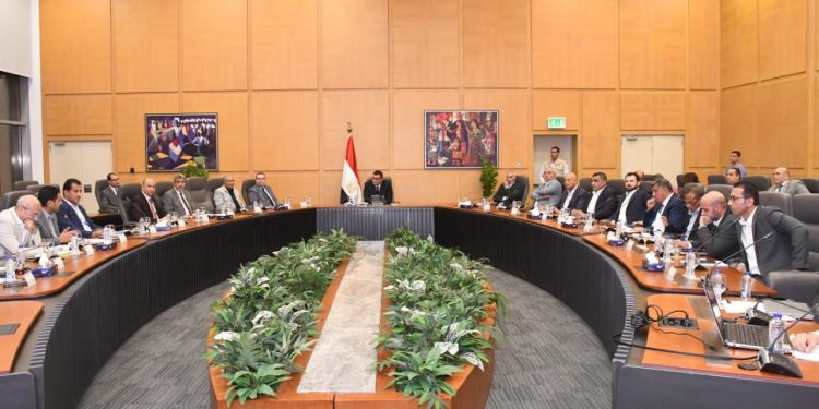 وزير الإسكان يصدر حزمة من التكليفات للإسراع بمعدلات تنفيذ وحدات “سكن لكل المصريين”