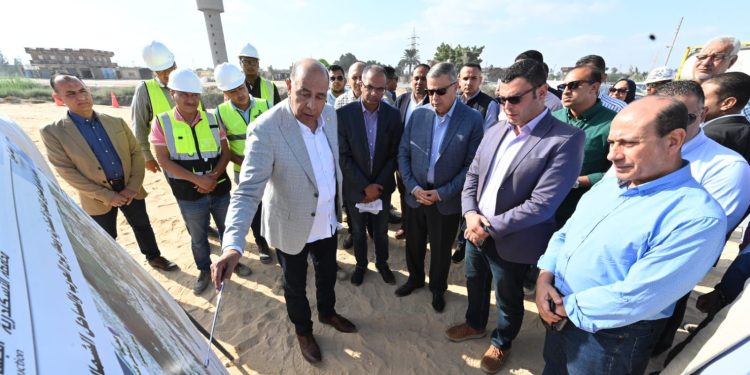 وزير الإسكان ومحافظ الإسكندرية يتفقدان مشروع إنشاء القوس الغربى لمحور اللواء عمر سليمان