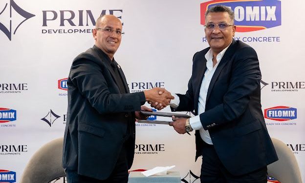 جانب من التوقيع