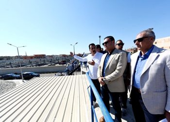 وزير الإسكان يتفقد محطة معالجة الصرف الصحي بطاقة 22 ألف م3 يومياً بمدينة النوبارية الجديدة