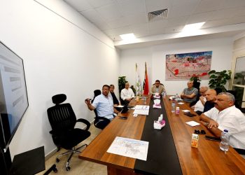 وزير الإسكان يستعرض الجداول الزمنية لإنهاء وتسليم الوحدات السكنية لحاجزيها بمدينة العلمين الجديدة