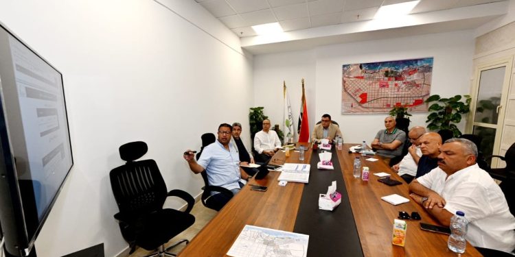 وزير الإسكان يستعرض الجداول الزمنية لإنهاء وتسليم الوحدات السكنية لحاجزيها بمدينة العلمين الجديدة