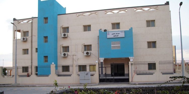 وزير الإسكان يتابع انتظام سير الحياة والخدمات المقدمة لمتضرري السيول بعد نقلهم لـ”زهور 15 مايو”