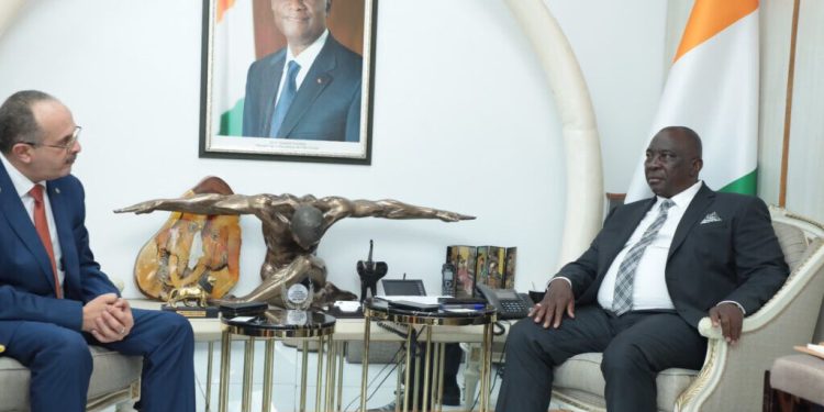 المقاولون العرب توقع عقد إنشاء 6 محطات لمعالجة مياه الصرف الصحي بكوت ديفوار