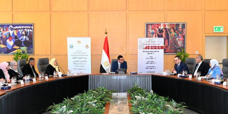 وزير الإسكان يلتقي قطاع التخطيط والمشروعات بالمجتمعات العمرانية.. وتكثيف طرح الفرص الاستثمارية بالمدن