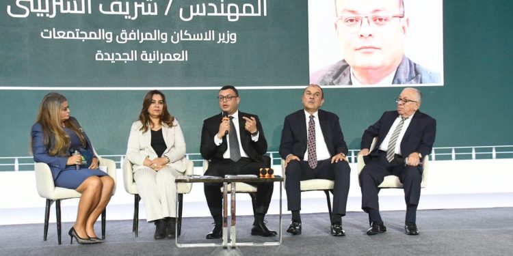وزير الإسكان يشارك في الجلسة الأولى بالدورة الـ9 لملتقى بناة مصر، تحت عنوان “مصر ودول الجوار.. تعاون من أجل التنمية”