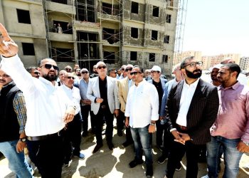وزير الإسكان يتفقد سير العمل بوحدات “سكن لكل المصريين” بمدينة أكتوبر الجديدة