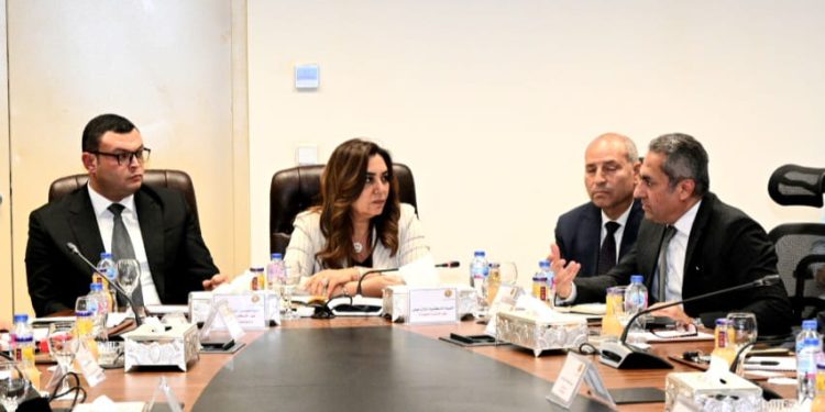 وزيرا الإسكان والتنمية المحلية ومحافظ القاهرة يتابعون التحضيرات لاستضافة مصر للمنتدى الحضري العالمي