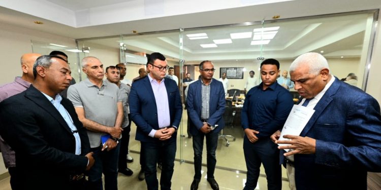 وزير الإسكان يتابع إجراءات تطبيق خطة التحول الرقمى بمدينة أسوان الجديدة