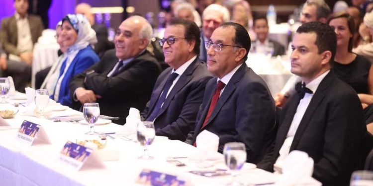 رئيس الوزراء يلتقي بأبرز علماء العالم في مجال زراعة الأعضاء خلال الحفل الختامي للمؤتمر الدولي لــ”تبرع مصر حياة”