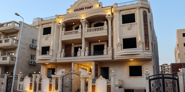 (GOLDEN POINT) تسليم 10 مشروعات سكنية و10 سنوات بالسوق العقاري