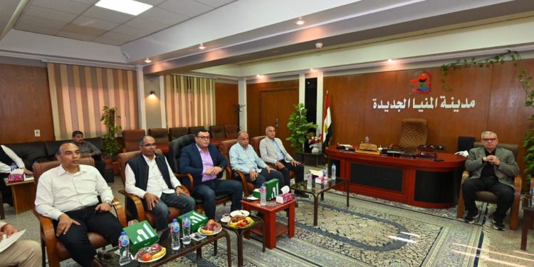 وزير الإسكان ومحافظ المنيا يتابعان موقف المشروعات التنموية بمدينتى “المنيا وملوى” الجديدتين