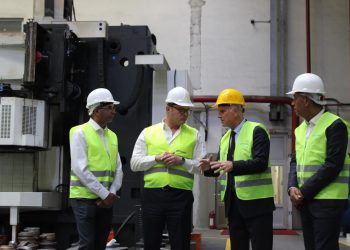 وزير الإسكان يزور مصنع “تربوسان” التركى لبحث فرص نقل وتوطين صناعة الطلمبات لمشروعات المياه والصرف