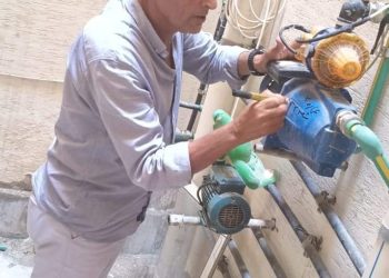 حملة مكبرة لإزالة وصلات المياه الخلسة وتحصيل المديونيات بمدينة دمياط الجديدة