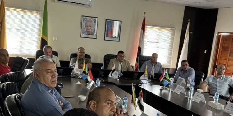 وزير الإسكان يتفقد سد ومحطة “جوليوس نيريرى” الكهرومائية على نهر روفيجي