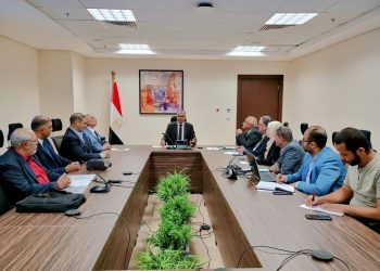 نائب وزير الاسكان  يلتقي بممثلي أحد المصانع المحلية المتخصصة في تصنيع المهمات الكهروميكانيكية  لتنفيذ مشروعات مياه الشرب والصرف الصحي