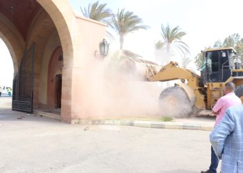 وزير الإسكان: تنفيذ 9 قرارات إزالة لمخالفات بناء بقطع أراضٍ بتوسعات الشيخ زايد