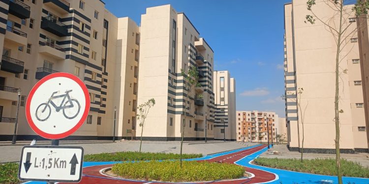 وزير الإسكان: الانتهاء من تنفيذ وتسليم ٤٩٤٤ وحدة سكنية جديدة بالمبادرة الرئاسية”سكن لكل المصريين” بأكتوبر الجديدة