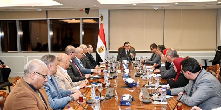 وزير الإسكان يصدر حزمة من التكليفات لمسئولى الهيئة لدفع معدلات التنمية بالمدن الجديدة.. وضبط وحوكمة الإجراءات