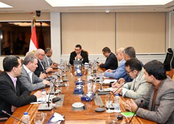 وزير الإسكان يتابع الموقف الحالى لتنفيذ مشروعات الخطة الاستراتيجية لتحلية مياه البحر حتى عام 2050